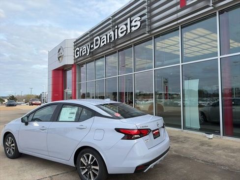 New 2025 Nissan Versa SV image 2