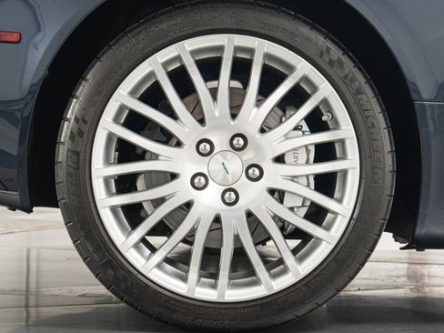 Used 2011 Aston Martin DB9 Volante RWD image 35