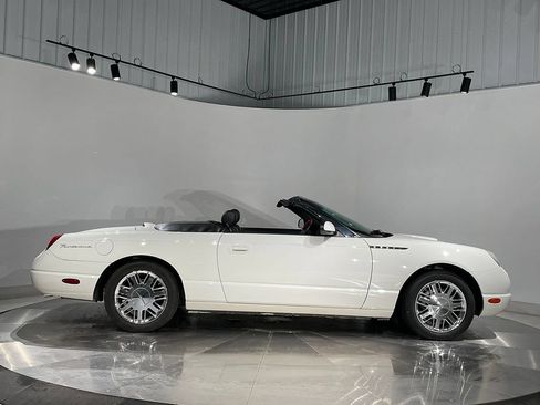 Used 2002 Ford Thunderbird RWD image 5