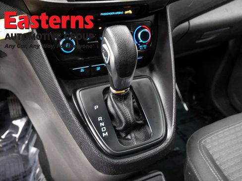 Used 2022 Ford Transit Connect XLT FWD image 12