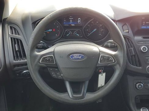 Used 2016 Ford Focus SE FWD image 28