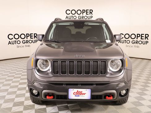 Used 2019 Jeep Renegade Trailhawk w/ UConnect 8.4 Nav Group AWD/4WD image 9