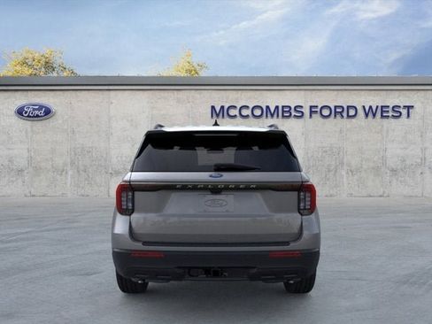 New 2026 Ford Explorer Active RWD image 7