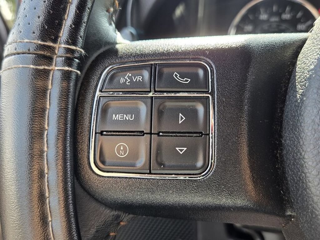 Used 2017 Jeep Wrangler Unlimited Sahara w/ Connectivity Group AWD/4WD image 24