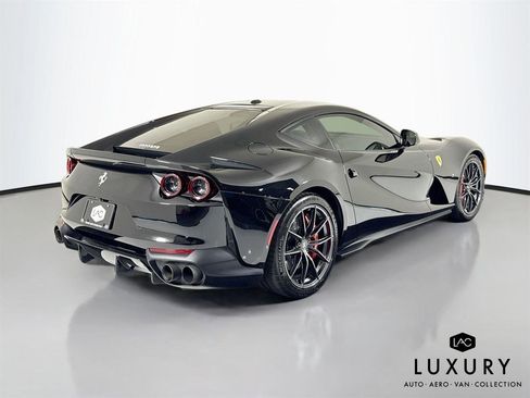 Used 2018 Ferrari 812 Superfast image 6