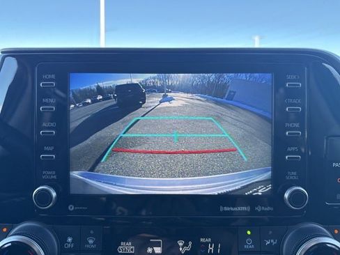 Certified 2022 Toyota Highlander XLE image 32