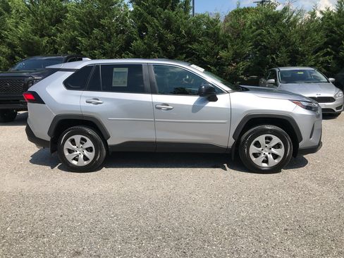 Certified 2024 Toyota RAV4 LE AWD/4WD image 8