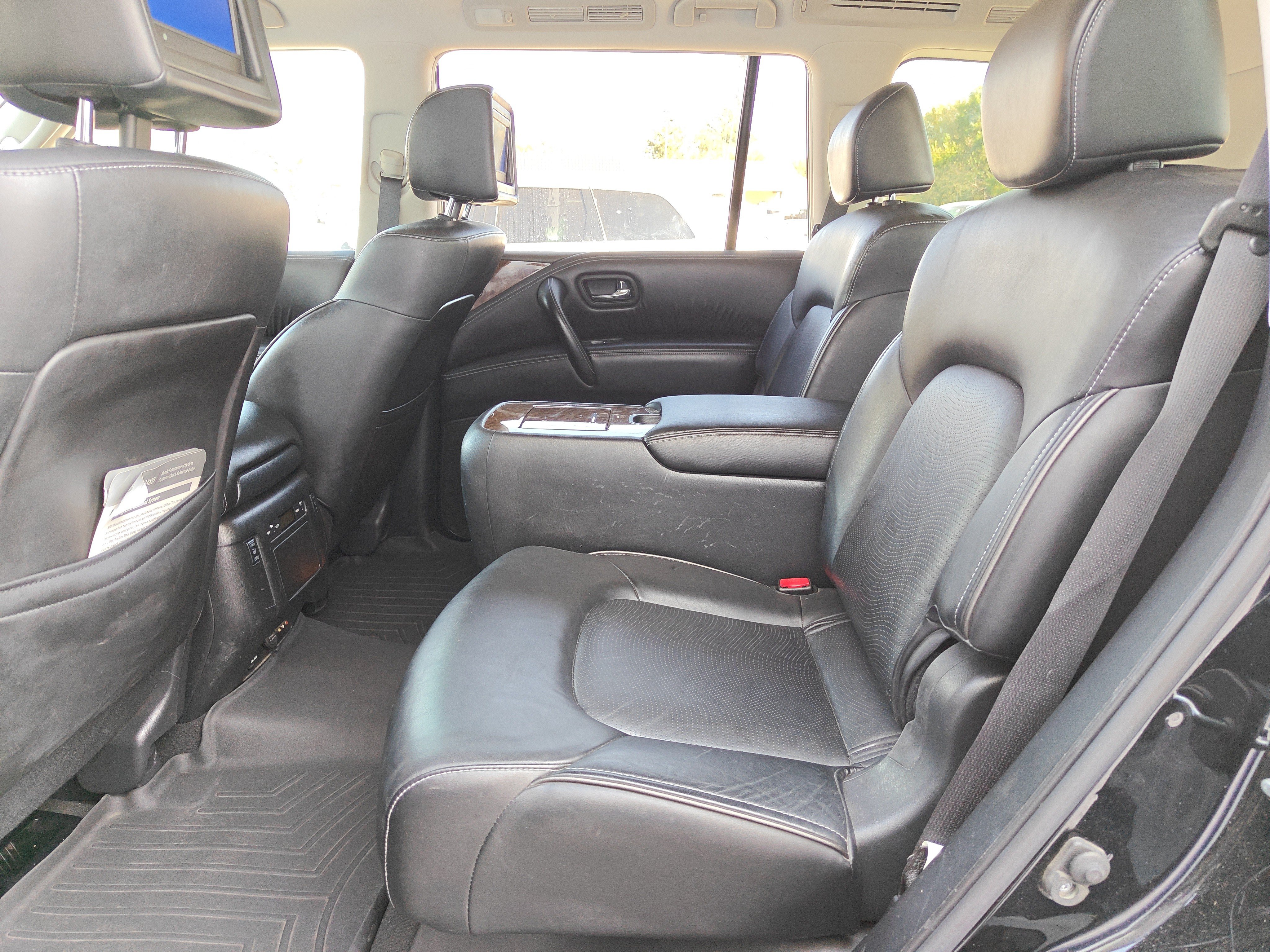 Used 2017 INFINITI QX80 4WD w/ Driver Assistance Package image 16
