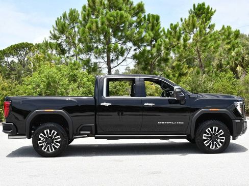 Used 2026 GMC Sierra 2500 Denali Ultimate w/ Max Trailering Package AWD/4WD image 7