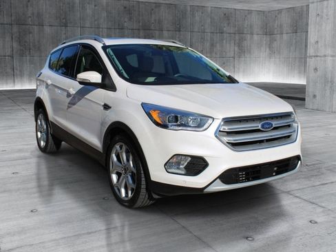 Used 2019 Ford Escape Titanium FWD image 8