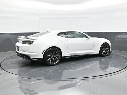Used 2020 Chevrolet Camaro ZL1 image 7