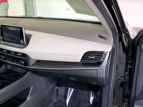 Used 2023 Nissan Rogue SV AWD/4WD image 18