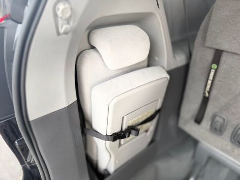 Used 2020 Toyota Sienna LE FWD image 14