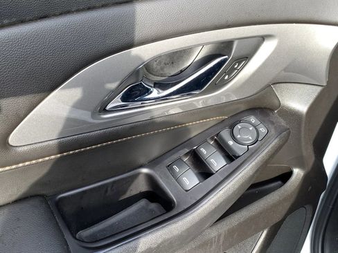 Used 2019 Chevrolet Traverse LT image 17