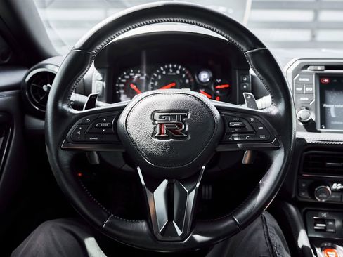 Used 2021 Nissan GT-R Premium image 52