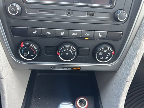 Used 2015 Volkswagen Passat 1.8T Limited Edition image 22