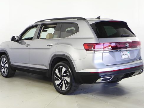 Certified 2025 Volkswagen Atlas SE w/ Panoramic Sunroof Package FWD image 9