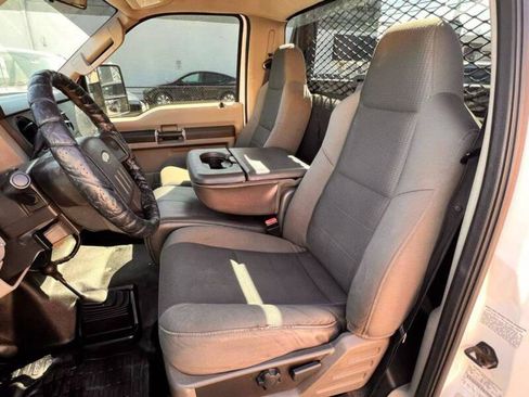 Used 2010 Ford F550 4x4 Regular Cab Super Duty image 13