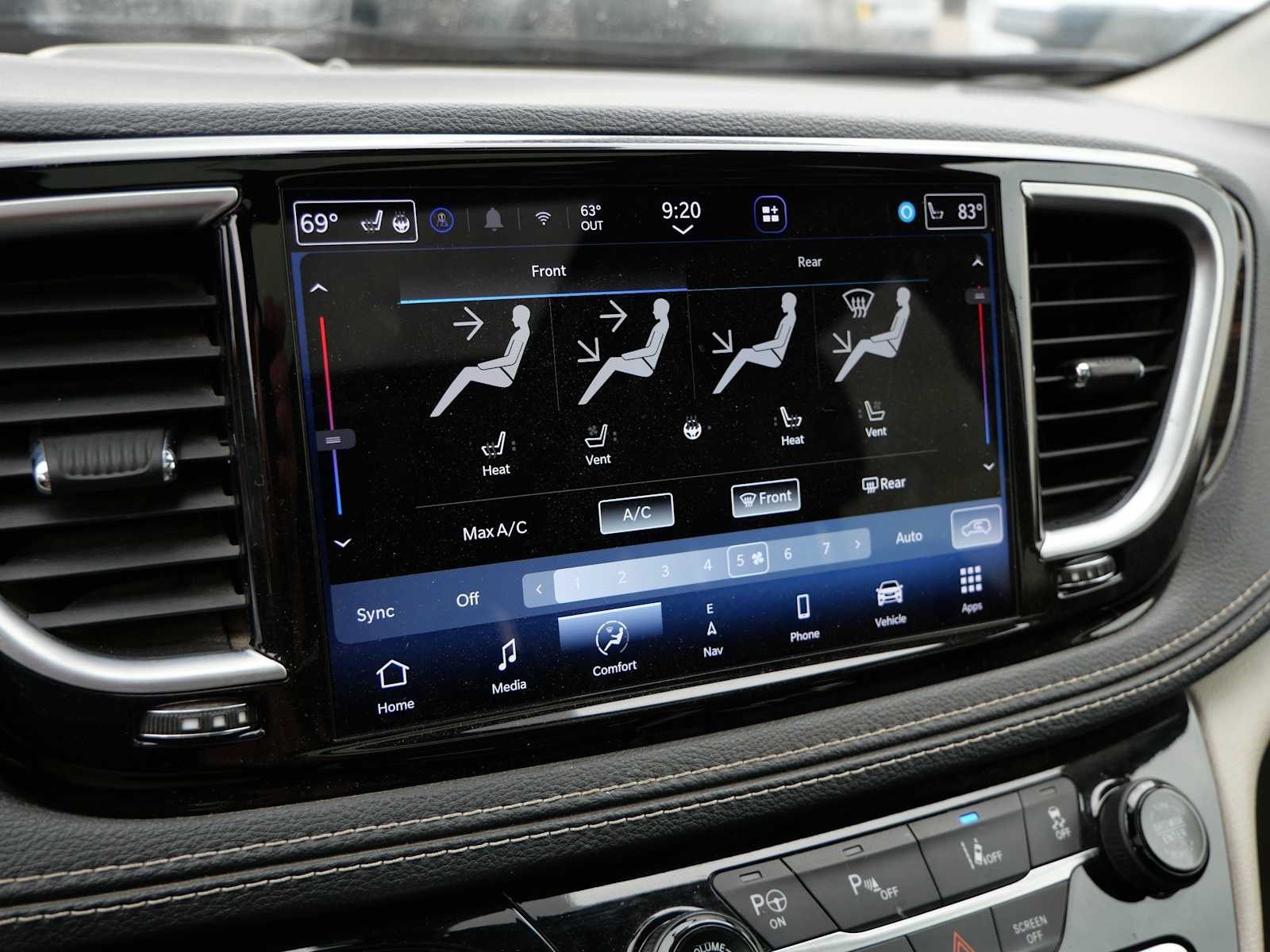 Used 2021 Chrysler Pacifica Limited w/ Uconnect Theater Family Group FWD image 34