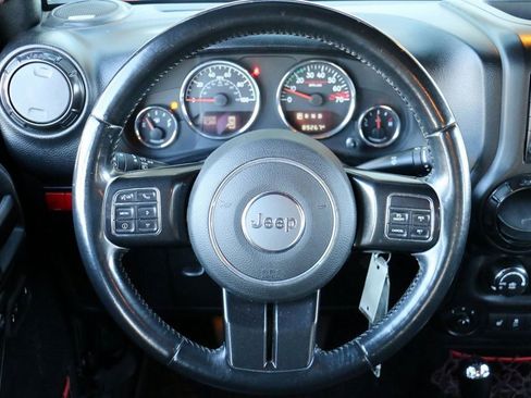 Used 2017 Jeep Wrangler Unlimited Rubicon image 22