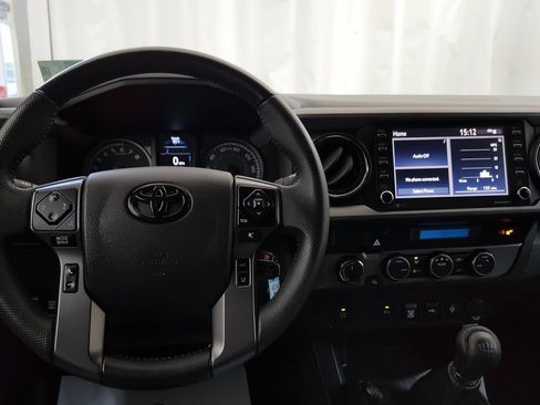 Used 2021 Toyota Tacoma TRD Off-Road w/ Technology Package AWD/4WD image 26