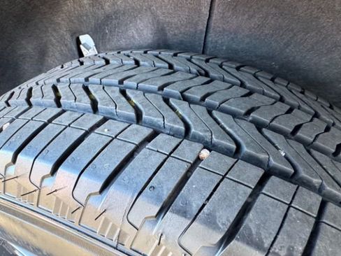 Used 2025 GMC Acadia Elevation image 37