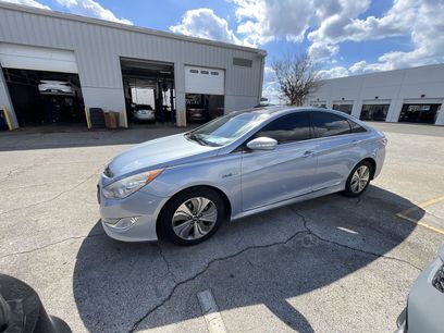 Used 2014 Hyundai Sonata Limited w/ Panoramic Sunroof Package 02