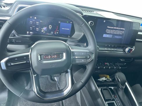 Used 2025 GMC Canyon Elevation image 11