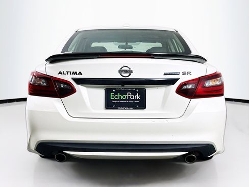 Used 2018 Nissan Altima 2.5 SR w/ SR Midnight Edition FWD image 7