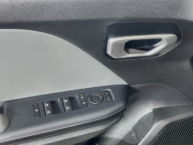 Used 2025 Kia K4 FWD image 18