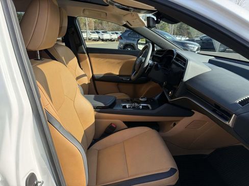 Used 2025 Lexus RZ 450e Premium w/ Technology Package image 15