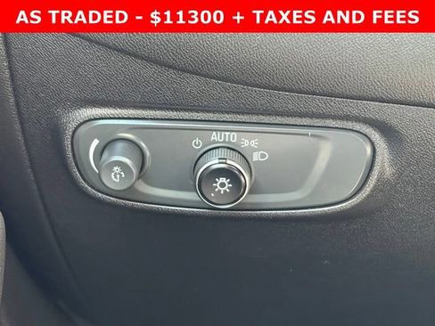 Used 2018 Chevrolet Equinox LS FWD image 19