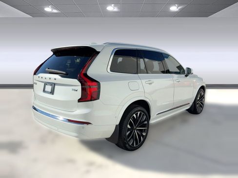 New 2026 Volvo XC90 T8 Plus w/ Protection Package AWD/4WD image 9
