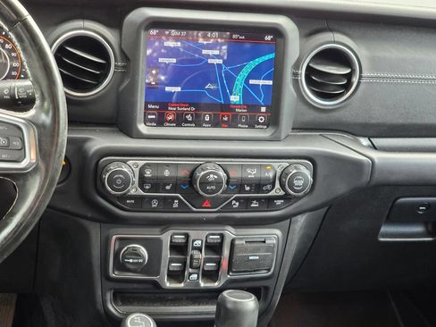 Used 2020 Jeep Gladiator Overland AWD/4WD image 18
