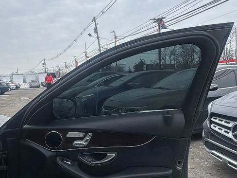 Used 2017 Mercedes-Benz C 300 4MATIC Sedan image 22