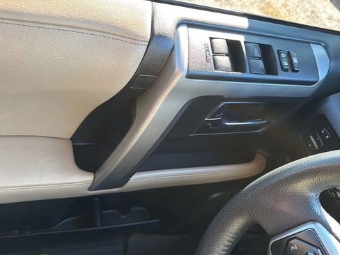 Used 2022 Toyota 4Runner SR5 AWD/4WD image 22