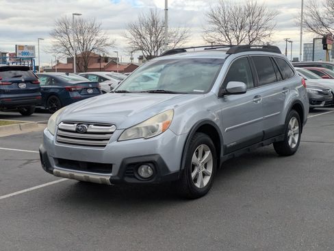 Used 2014 Subaru Outback 2.5i Limited w/ Moonroof Package image 10