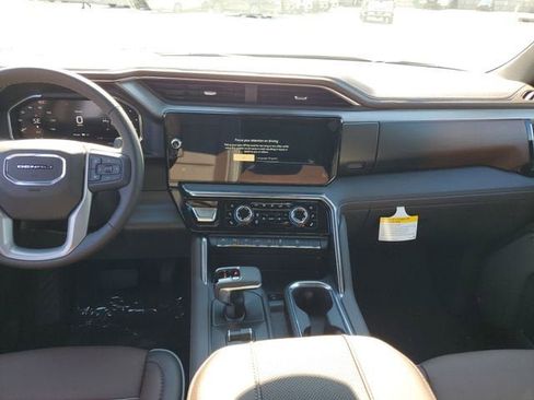 New 2026 GMC Sierra 1500 Denali w/ Denali Reserve Package image 15