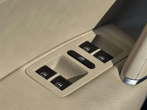 Used 2019 Volkswagen Passat 2.0T SE R-Line image 27