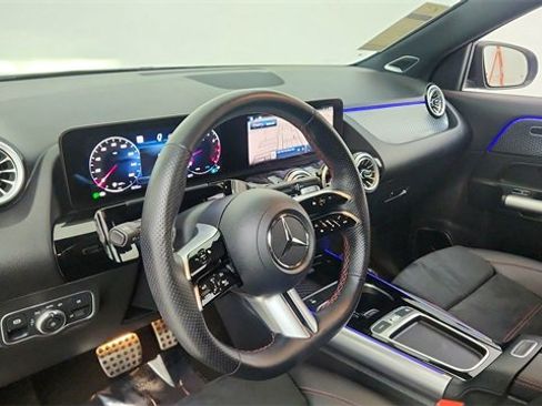 Used 2025 Mercedes-Benz GLA 250 4MATIC image 21