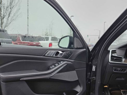 Used 2019 BMW X7 xDrive50i w/ Dynamic Handling Package image 23