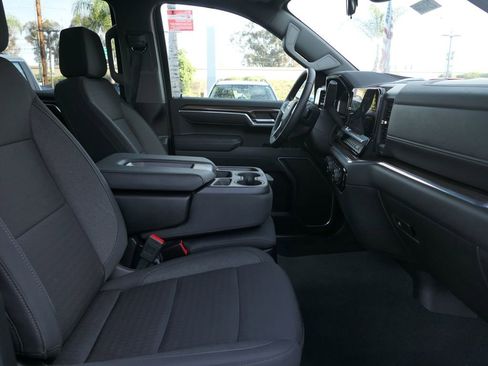 Used 2025 Chevrolet Silverado 1500 LT AWD/4WD image 27