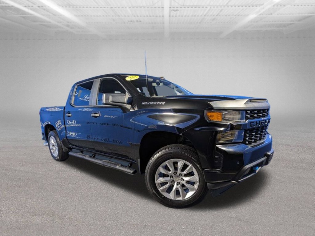 Used 2019 Chevrolet Silverado 1500 Custom w/ Custom Value Package RWD image 3