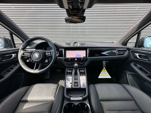 Used 2026 Porsche Macan image 6