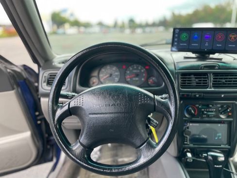 Used 2001 Subaru Forester L AWD/4WD image 10