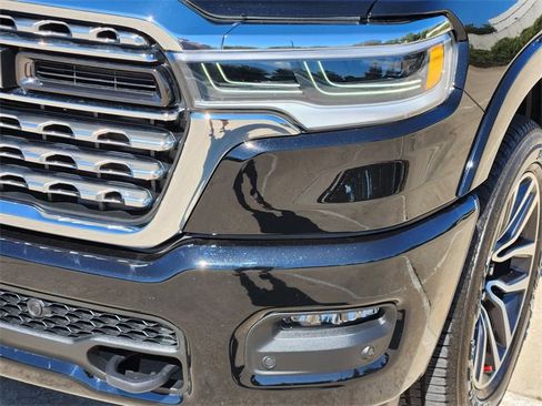 Used 2025 RAM 1500 Limited w/ Trailer Tow Group image 9
