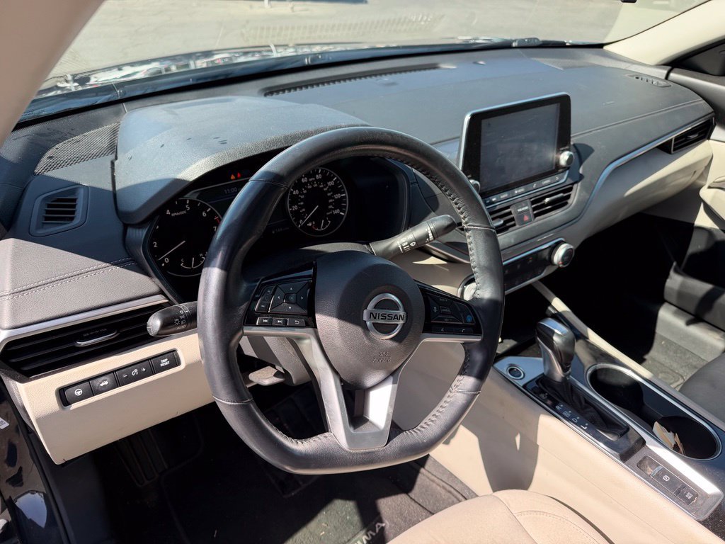 Used 2021 Nissan Altima 2.5 SV w/ SV Premium Package FWD image 12