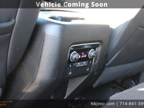 Used 2024 Chevrolet Suburban Premier image 35