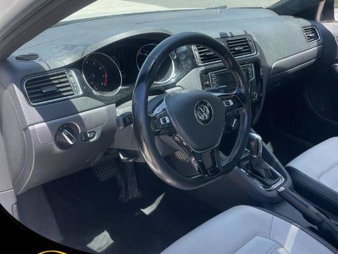 Used 2016 Volkswagen Jetta Sport w/ Lighting Package FWD image 13