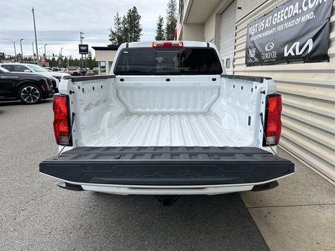 Used 2024 Chevrolet Colorado LT w/ LT Convenience Package II AWD/4WD image 14
